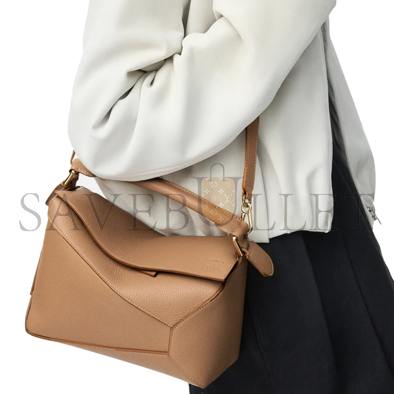 L0ew* small puzzle edge bag in soft grained calfskin a510p60x30 (24*16.5*10.5cm)